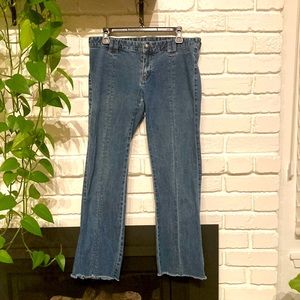 DKNY Jeans Vintage. Seams in front and back of legs. Back pockets. Size 13 J EUC